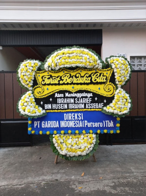 Papan Bunga Duka di Pasar Usang